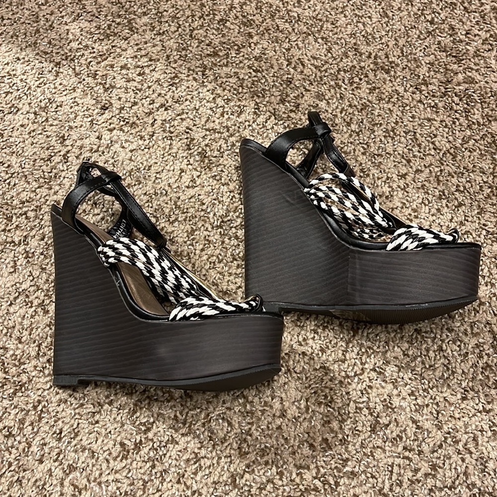 Betani wedges - Picture 2 of 4